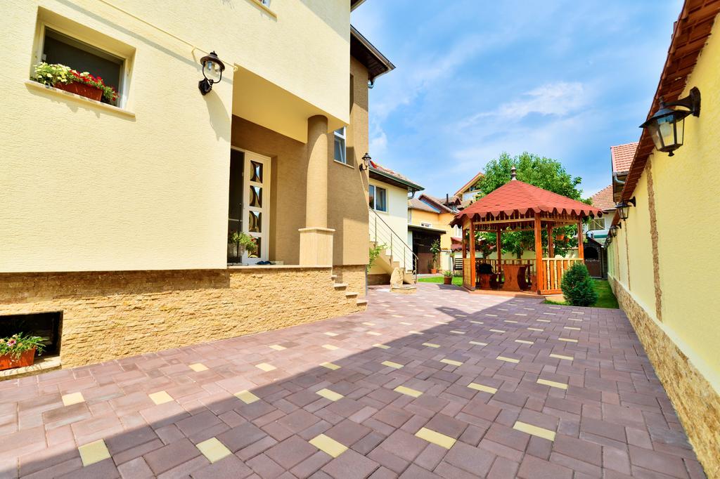 Hotel Casa Vio Haţeg Esterno foto
